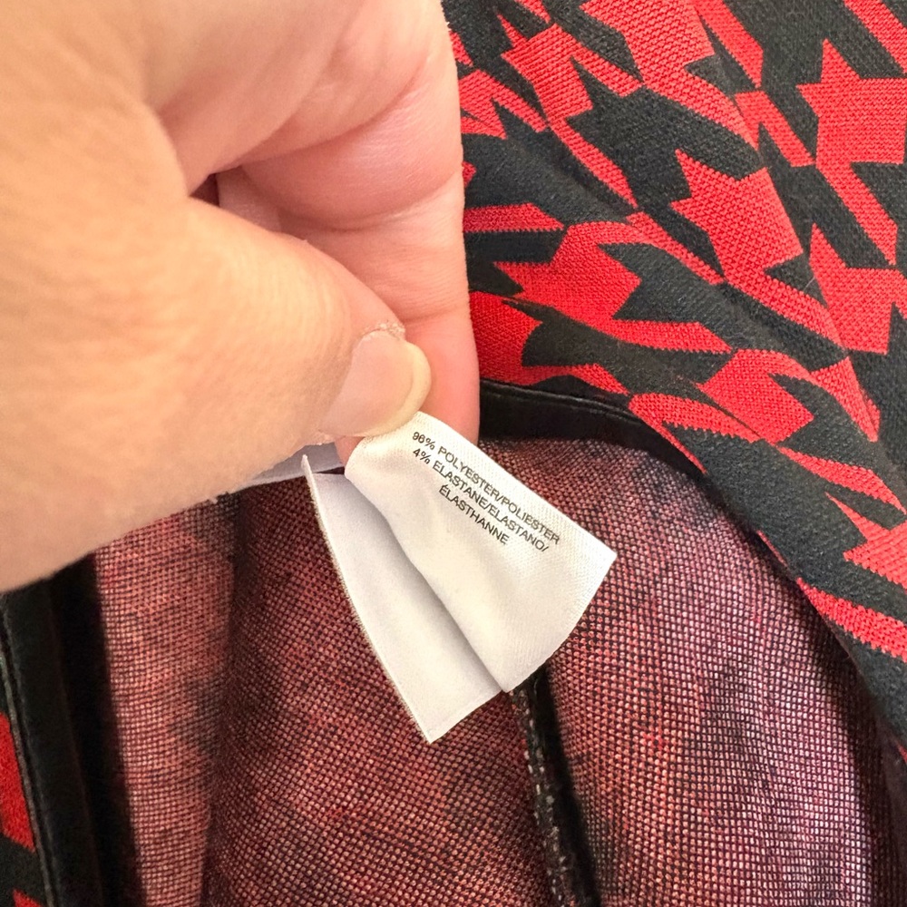 Anne Klein Houndstooth Black & Red Cape size M - Picture 6 of 6